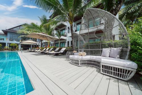 Howard Johnson by Wyndham Phuket Naiyang - 숙소 외관