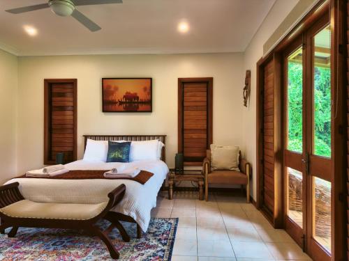 Vistas, Ahana Hillside - Scenic Stay Near Cairns in Fishery Falls