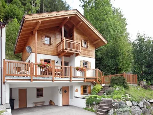 Chalet for 10 people with access to the swimming pool in Wald im Pinzgau, Österreich