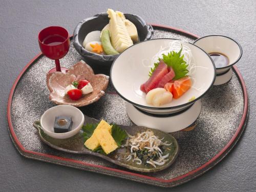 割烹旅館月茂登