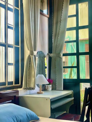 Nhà Bơ Homestay (Nha Bo Homestay) in هيو