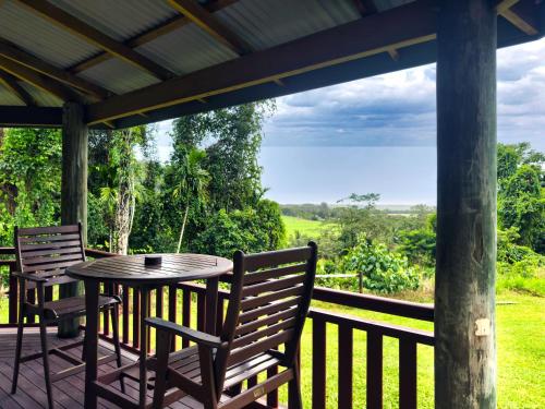 Terraza/balcón, Ahana Hillside - Scenic Stay Near Cairns in Fishery Falls