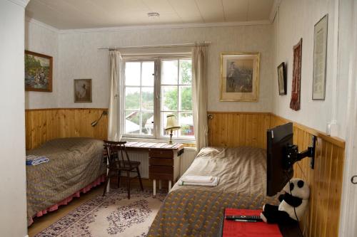 Triple Room with Shared Bathroom