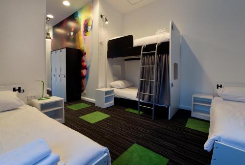 Bed in 8-Bed Mixed Dormitory Room