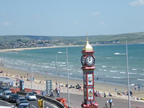 Weymouth Beach B&B - Adult Only