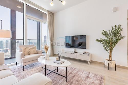 Stay Near the Park with Easy Exit from JVC, Just Minutes to Dubai Marina and Palm Jumeirah - Bloom Towers A, JVC by Deluxe Holiday Homes, Dubaï (photo 4)