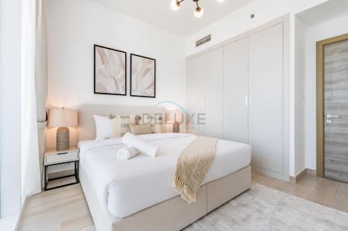 Stay Near the Park with Easy Exit from JVC, Just Minutes to Dubai Marina and Palm Jumeirah - Bloom Towers A, JVC by Deluxe Holiday Homes, Dubaï (photo 3)