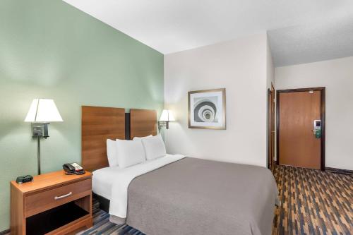 1 queen bed