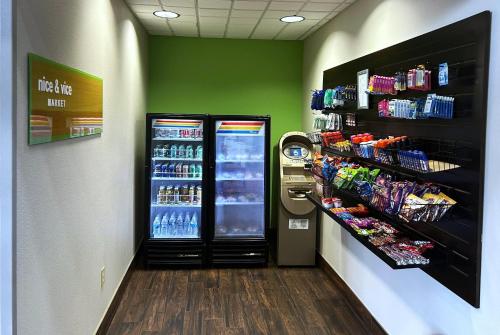 Best Western Plus Desert Poppy Inn - image 14