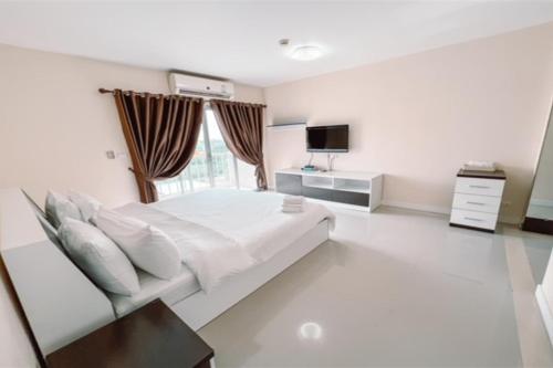 The Grow Hotel & Residence in มีนบุรี