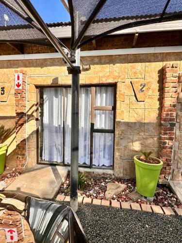 Janneman Se Leeuwyfie B&B in Odendalsrusas