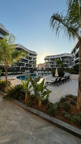 Bright Flat with Pool & Private Beach 750m to Sea, Alanya (fotografie 3)