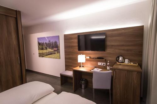 Hotel7Continents 2.7km von Barbing entfernt