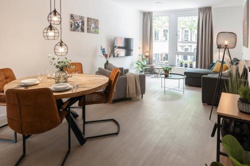 Prime Location apt w wifi & near poppodium 013