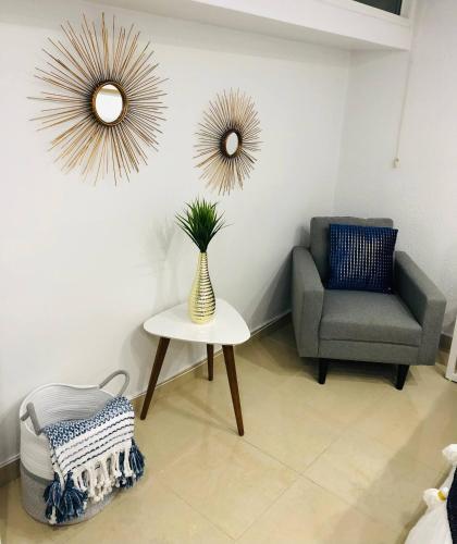 Isla Verde Beachfront Retreat with parking - image 4