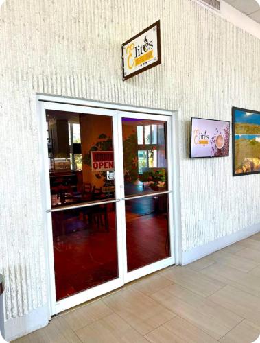 Isla Verde Beachfront Retreat with parking - image 5