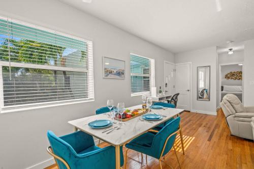 Condo by the Beach King Bed Lush Patio w BBQ Breakers Key Seven H0MES, Fort Lauderdale (zdjęcie 9)