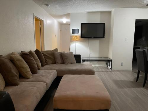 2 To 6 Bedroom Walk To Strip Mgm Casino Shop Club, Las Vegas (photo 6)