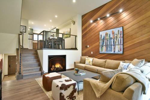 Winterpoint Sapphire Townhome: Recently Remodeled, Close to Everything in Four O'Clock