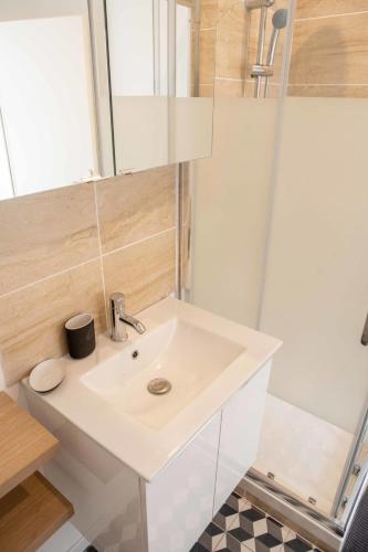 Modern air-conditioned apartment - image 8