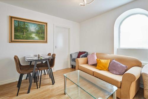 Host & Stay - Carrville Apartment, Durham