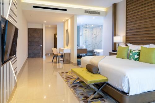 3 Bedroom Oceanfront Residence in Garza Blanca Resort & Spa Cancun, Cancún (zdjęcie 6)