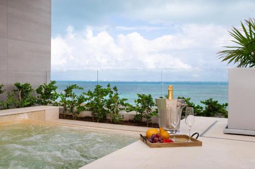 3 Bedroom Oceanfront Residence in Garza Blanca Resort & Spa Cancun, Cancún (zdjęcie 9)
