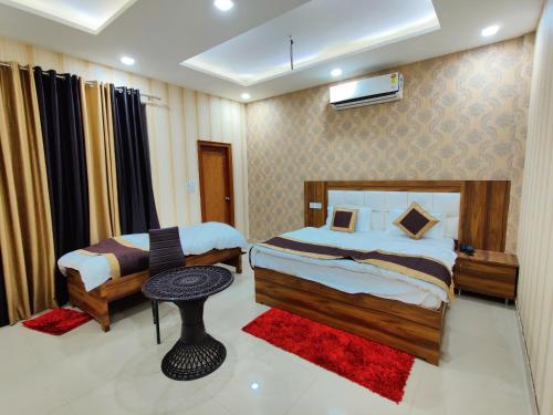 City Star & Restro A Boutique Hotel - Lucknow