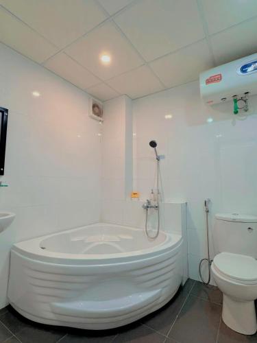 Hue Canary Boutique Hotel - image 3