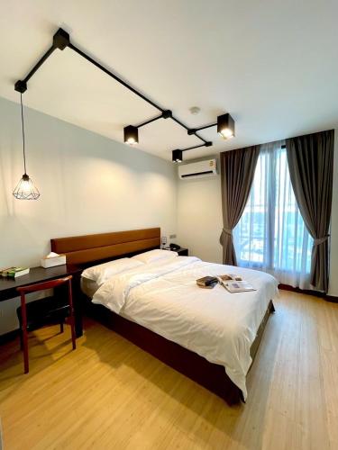 room detail thumbnail 0