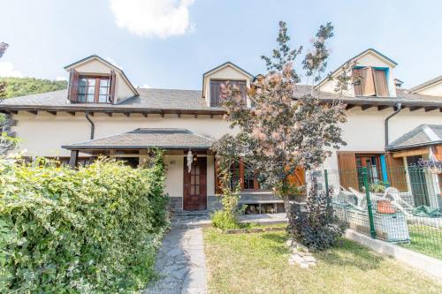 Mountain Escape for Families & Friends in Pyrenees in Fiscal