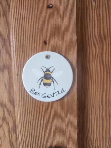 BEE GENTLE BEE KIND BEE HAPPY rooms in Glastonbury