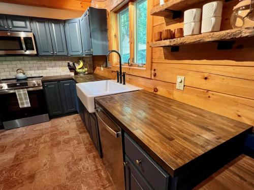 Perfect Vermont Battenkill Log Cabin in Sandgate