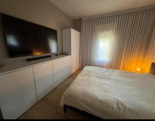 Cottage near the beach in Herzliya City Center