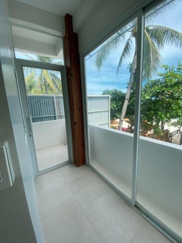 TEZA by the Z - Beachfront Vacation Villa Rental, Ocoy (foto 2)