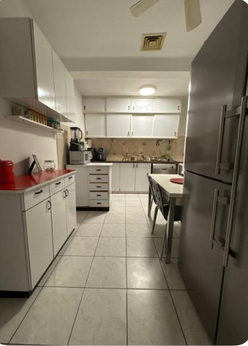 Cottage near the beach in Herzliya City Center