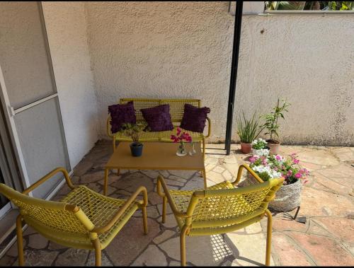 Cottage near the beach in Herzliya City Center