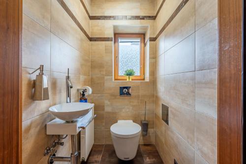 Prague Days - SAttic Apartment with AC next to Old Town Square - image 5