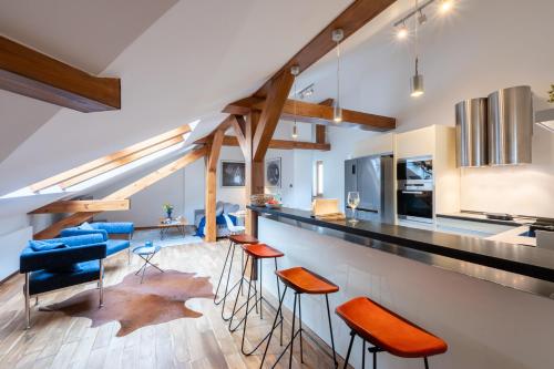 Prague Days - Spacious 117m2 Attic Retreat w AC - Near Old Town sq