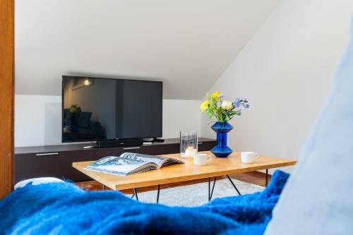 Prague Days - SAttic Apartment with AC next to Old Town Square - image 3