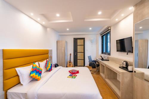 goSTOPS Mussoorie, Clock&nbsp;Tower in Barlow Ganj