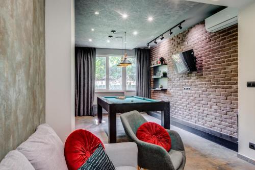Sophisticated 2BDRM 2BATH and Billiard, Sofia (Foto 2)