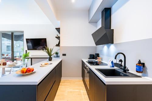 Prague Days - Premium Studios w Stunning Terraces - Easy City Access - image 2