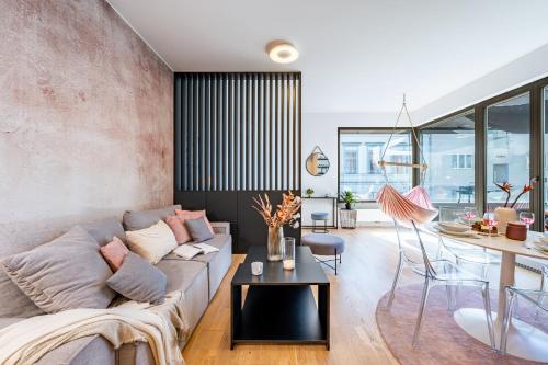 Prague Days - Premium Studios w Stunning Terraces - Easy City Access, Прага (фото 9)