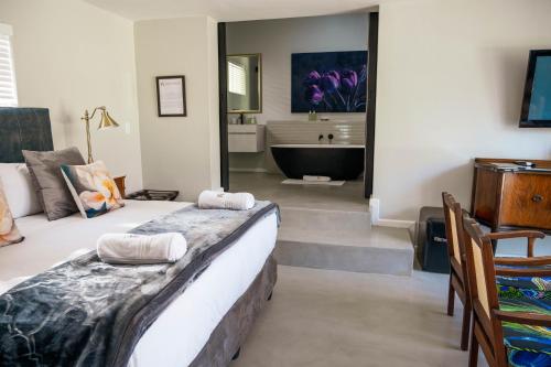 Rozenburg Guest House Room Type - King Room with Balcony