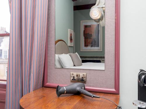 Pass the Keys King Room in superb Central Bath Location, Bath (photo 10)