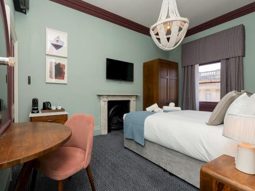 Pass the Keys Cosy King room in Central Bath, Bath (photo 2)