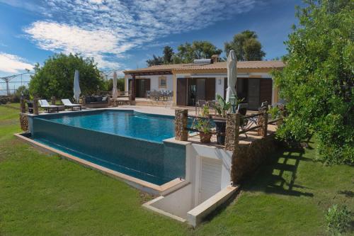Casa Tranquility with beautiful pool and Jacuzzi! gîte à louer Piedade