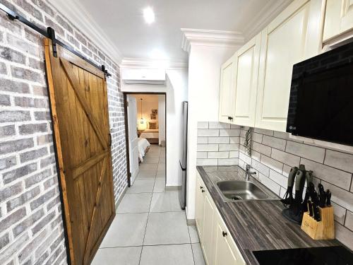 Leopard Tree Lodge in Saint Lucia Estuary