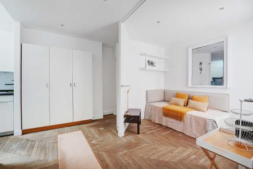 Bright apartment -1BR-2P- Jardin du Luxembourg, Paryż